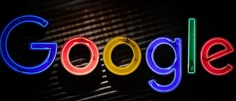 OpenAI 在写道歉信，Google 在疯狂扩张