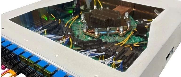Cisco展示基于Fanout方案的3.2T光引擎