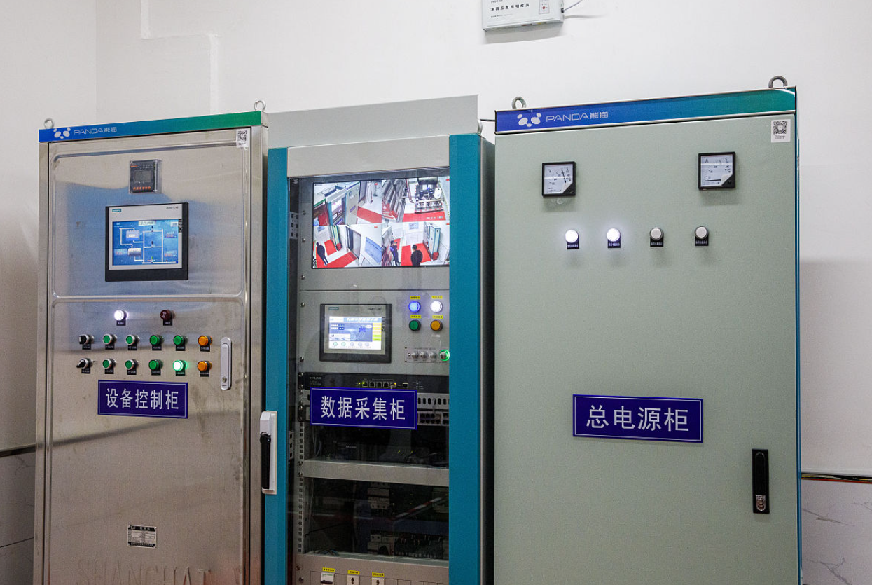 三菱Q03UDEPLC借助以太网模块同时与上位机和触摸屏、变频器高效通讯案例(图5)