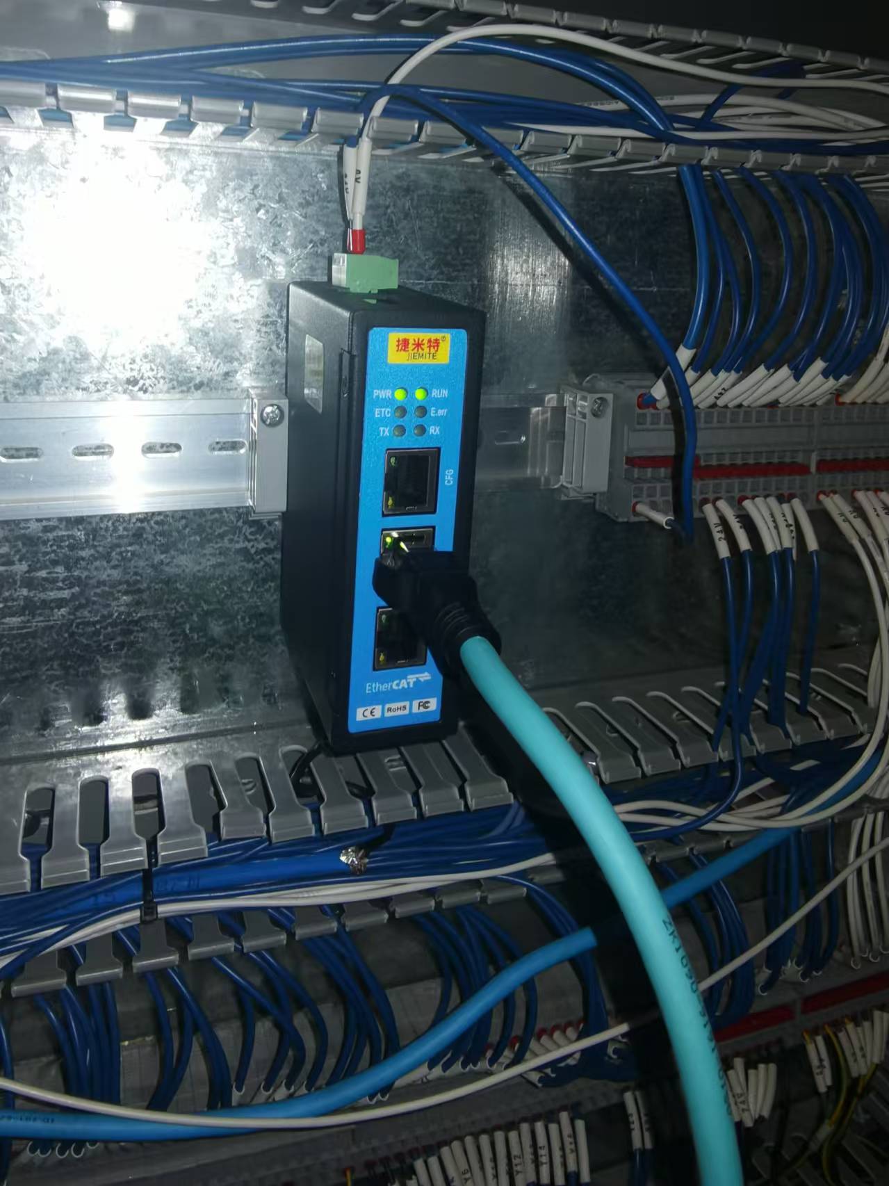 ProfiNet转Modbus TCP协议转换网关实现西门子PLC与工控机通讯在智能交通系统的应用案例(图7)