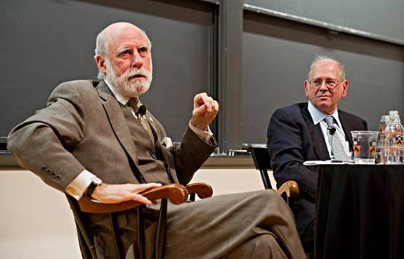 Vincent Cerf（左）和 Robert Kahn（右）在普林斯顿大学演讲