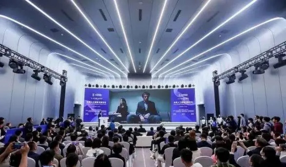 新火种AI|中国首个自研视频大模型Vidu上线！中国人也有了自己的Sora...