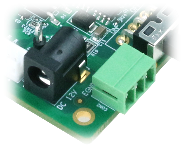 图 7 电源接口实物图