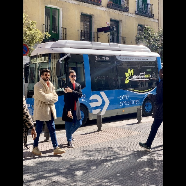 图 10 bus.jpg