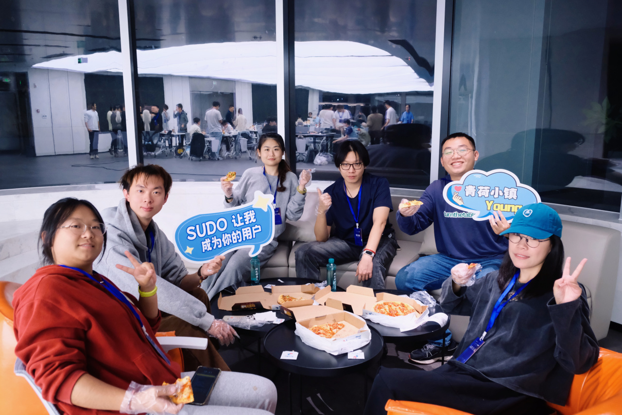 我们团队一起吃饭的照片