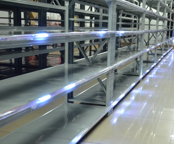 亮灯系统让包裹“自报家门”