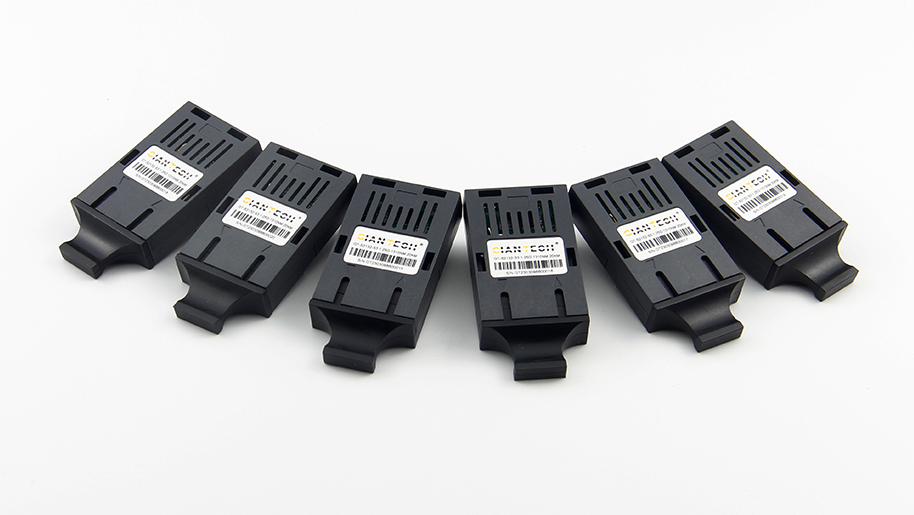 光模块技术解析：1×9与SFP的工程选型指南