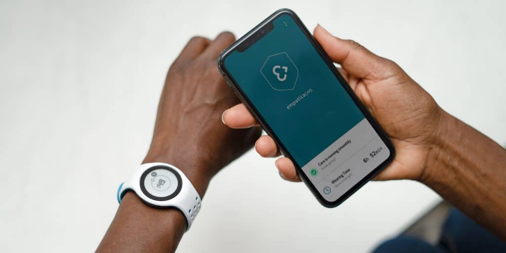 ​SmartSecur系统：集成Empatica EmbracePlus智能手表，构建实时健康安全监护新范式