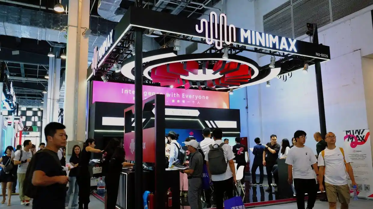 MiniMax发布MiniMax-M1推理模型，支持100万Token上下文，降低成本。