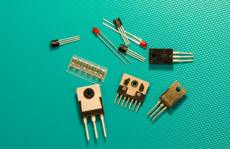 CMOS图形传感器芯片原理、封装测试与谷易电子CMOS芯片测试座的应用