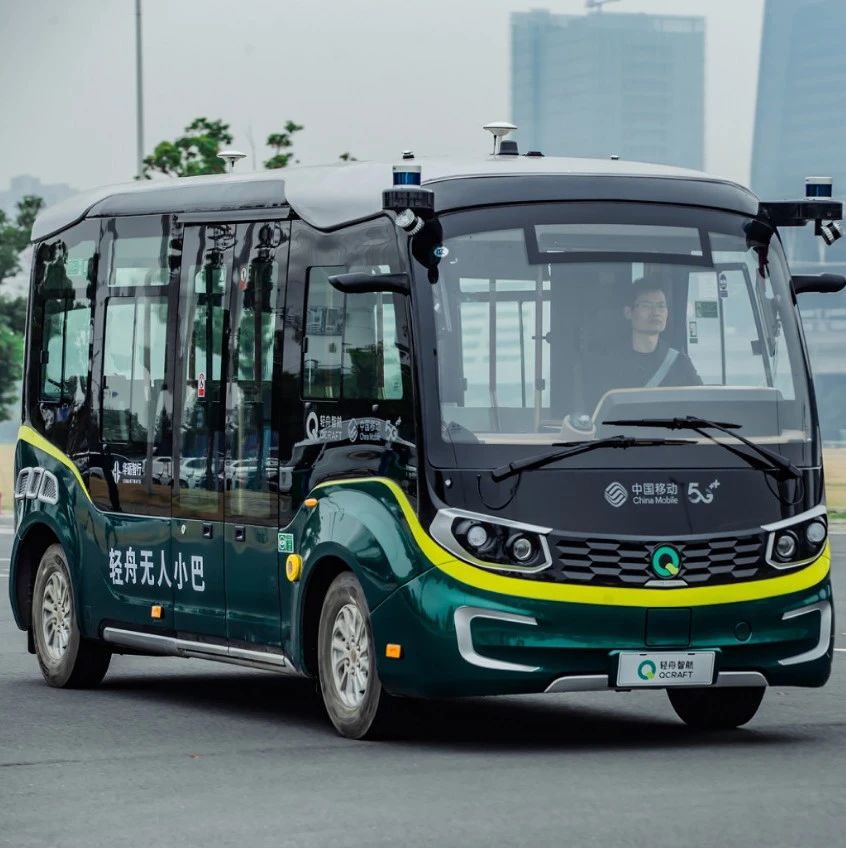 自动驾驶公交车开上苏州街头，这次不是“试运营”了，市民乘车依然免费
