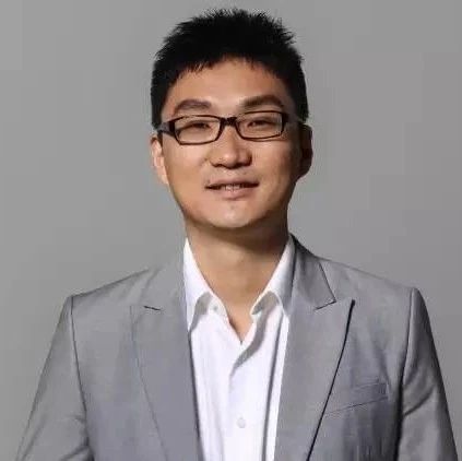 中国初代IOI大魔王成拼多多新任掌门人，追随黄峥创业14年，与王小川并肩改写历史