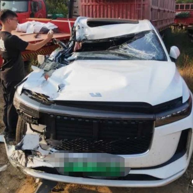 理想汽车事故，智能短板暴露