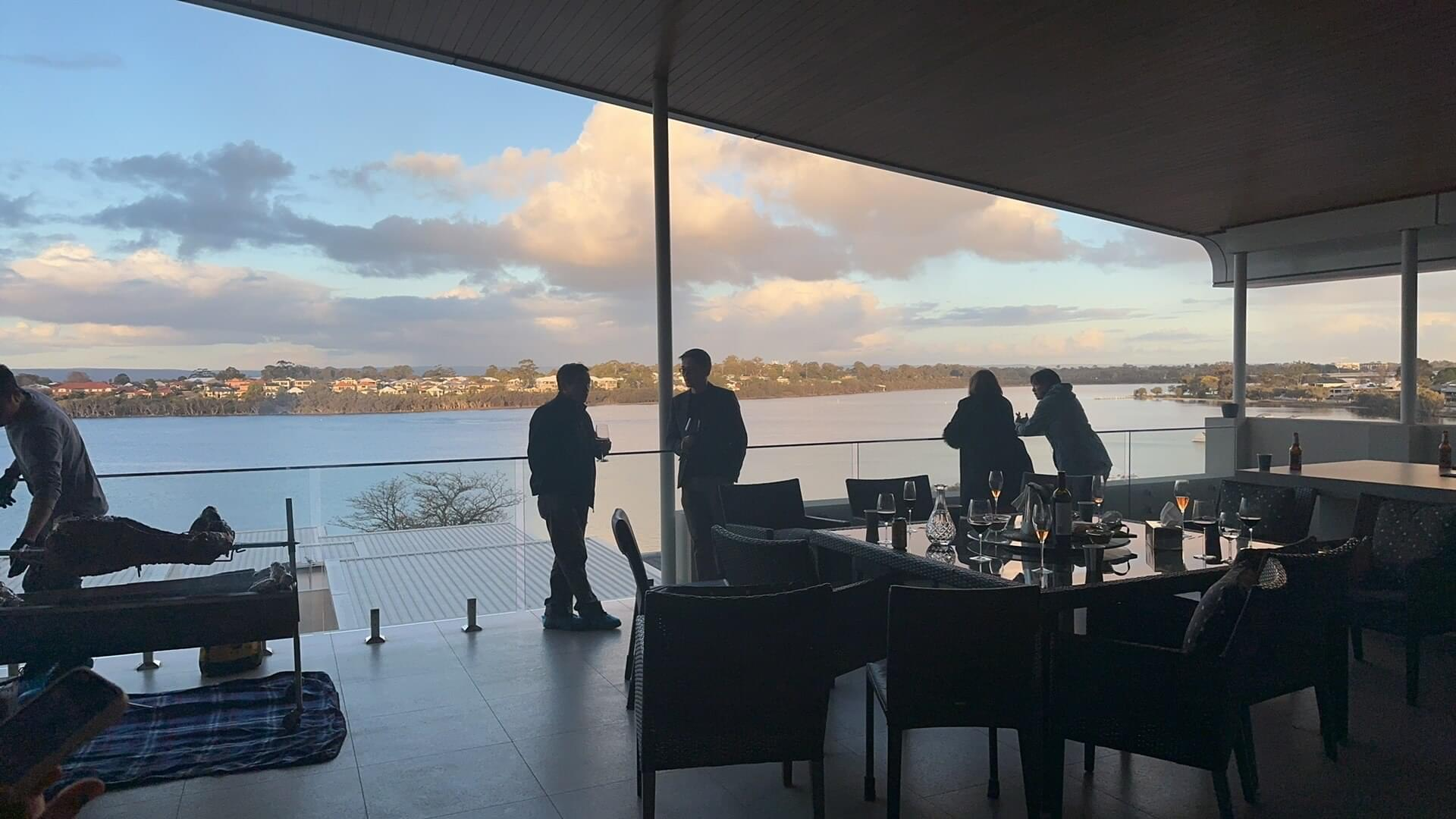 在王老师家吃烤全羊与茶话会