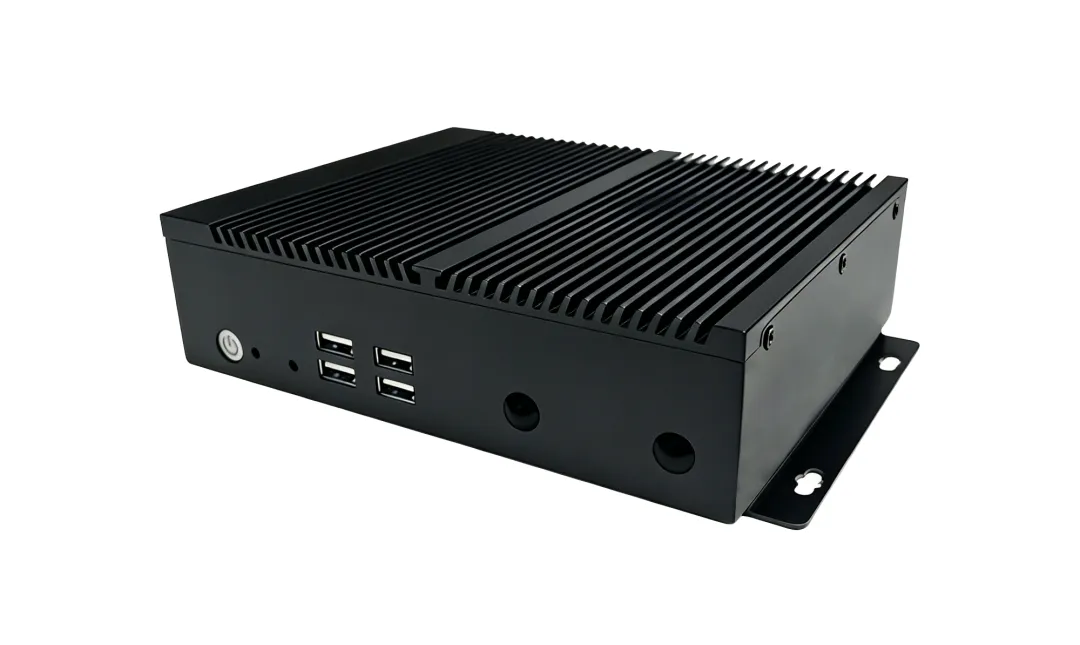 IBOX-8088R 整机外观：铝合金压铸无风扇机身，壁挂式安装