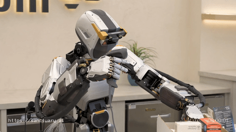 首个自主完成人类任务机器人出现五指灵活速度超人大模型加持虚拟空间