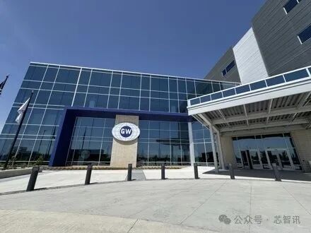 環球晶圓美國德州新廠正式啟用，該廠為業界最先進、具一貫製程的12吋半導體矽晶圓製造廠。照片提供／環球晶圓