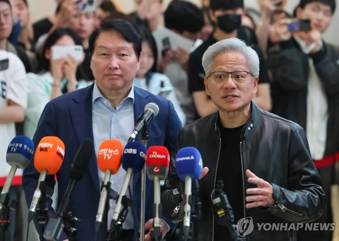黄仁森访问SK总部进行简报