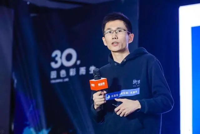 水滴筹老板专坑中国人：中国以外不搞996。。。