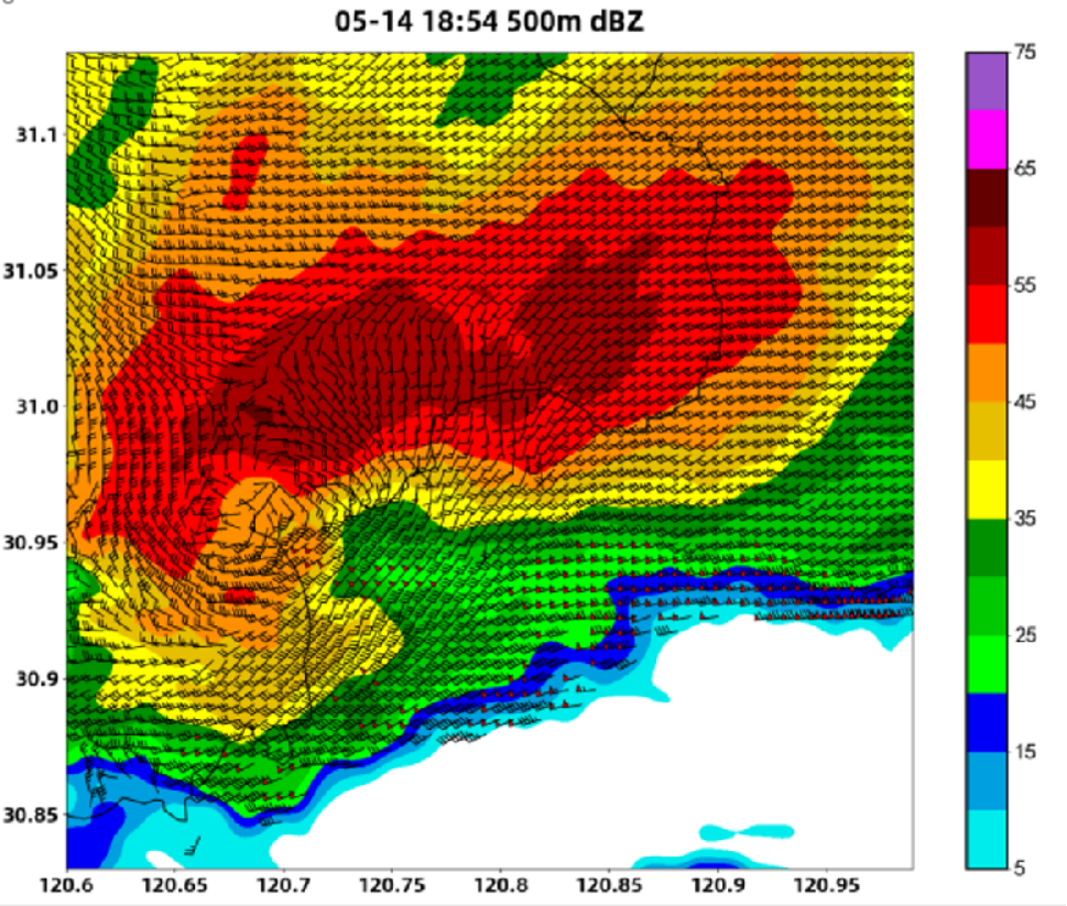 图1 2021年5月14日苏州龙卷过程中新一代雷达探测风场（风矢）和强度场（色标）