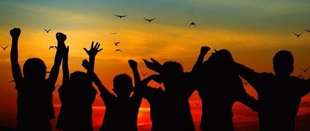 90 后华人团队真来砸程序员饭碗了！推出全球首个 AI 超级工程师：拥有全栈技能，一个指令就能完成整个开发过程