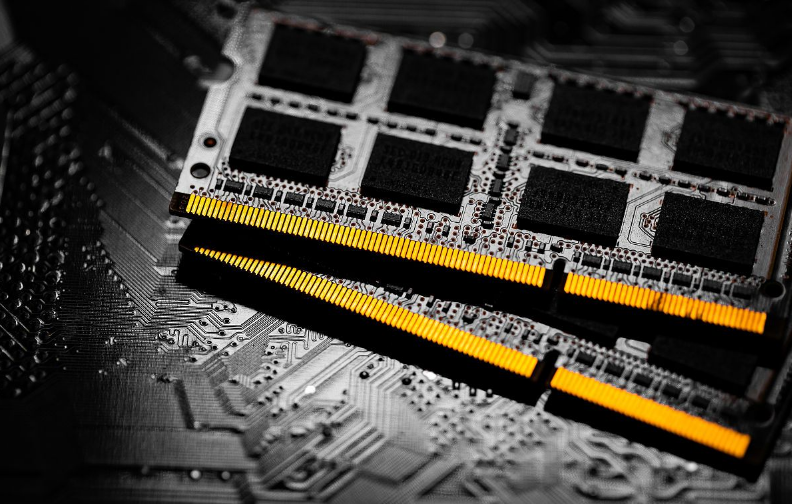 全面解析DDR5内存颗粒的技术革新：DDR5内存测试治具的特点