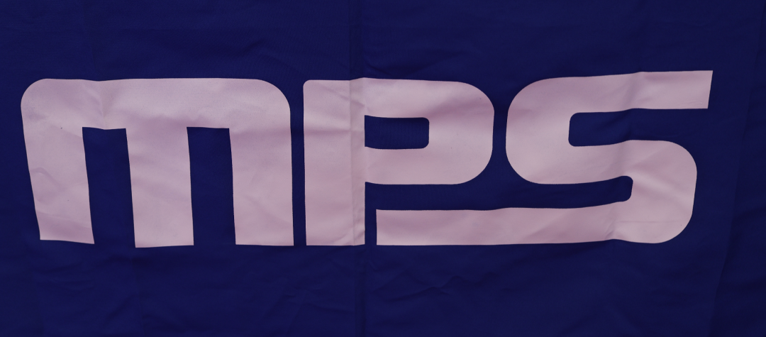 被我拍的皱皱巴巴