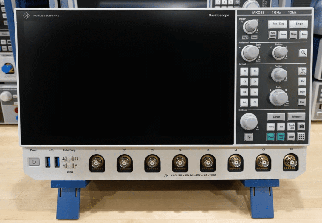 然后实物是有一种工程塑料额感觉