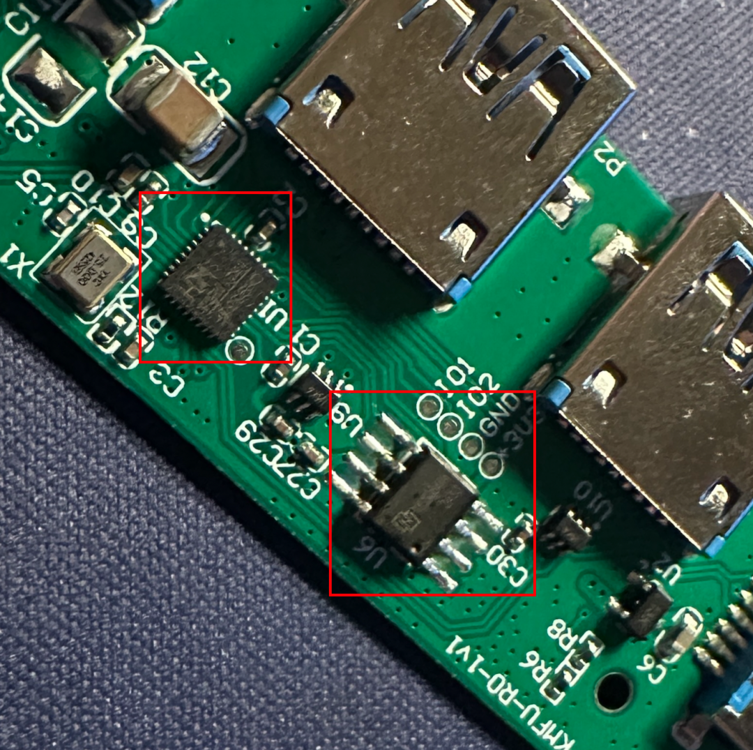 重点看这里，应该是一个主控和一个 falsh
