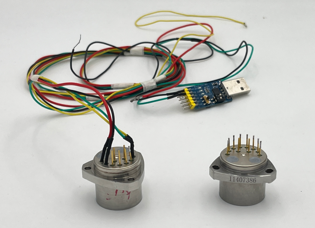 复杂的调理电路已经被设计在内部了