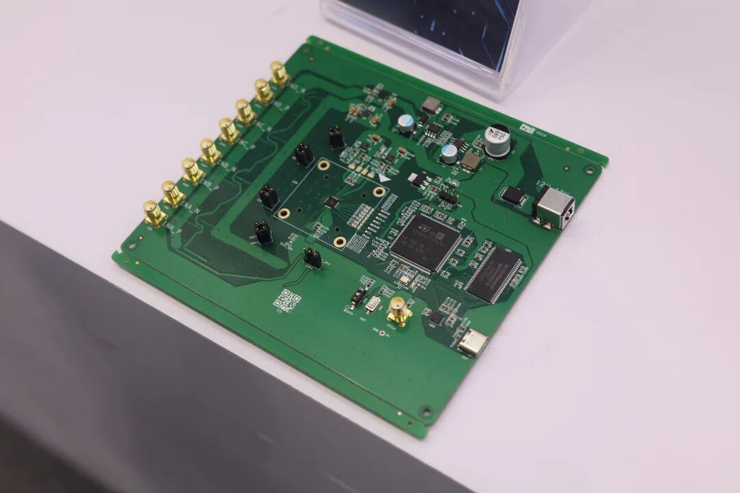现在客户还是不咋喜欢 FPGA,所以尽可能的使用 MCU