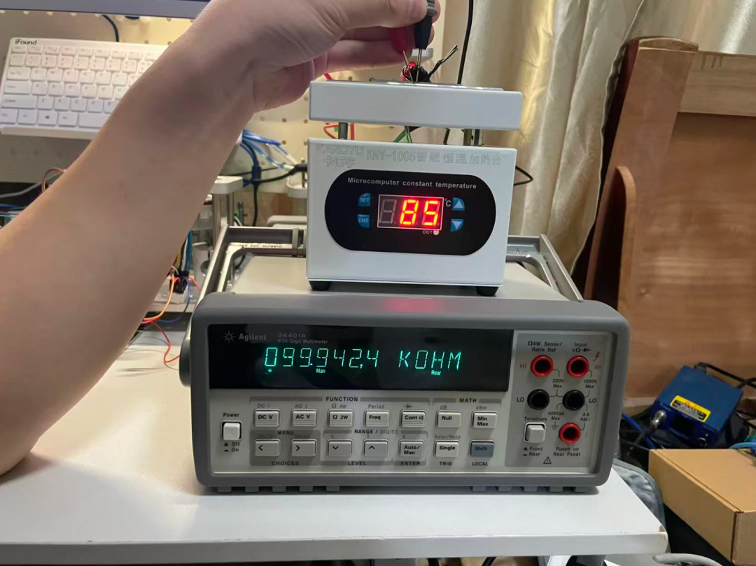 85°-99.9424