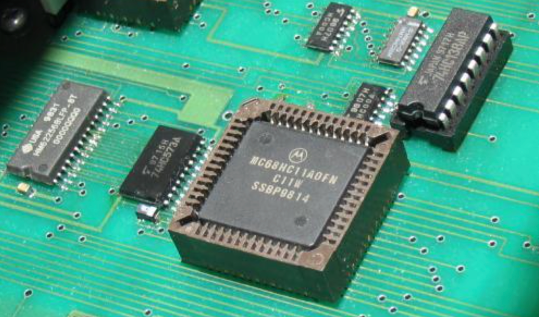 就是这个老芯片