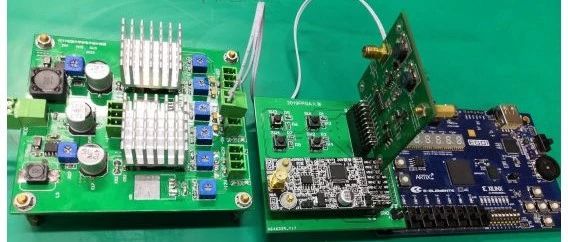 基于 FPGA 的便携式 DDS 信号发生器与示波器