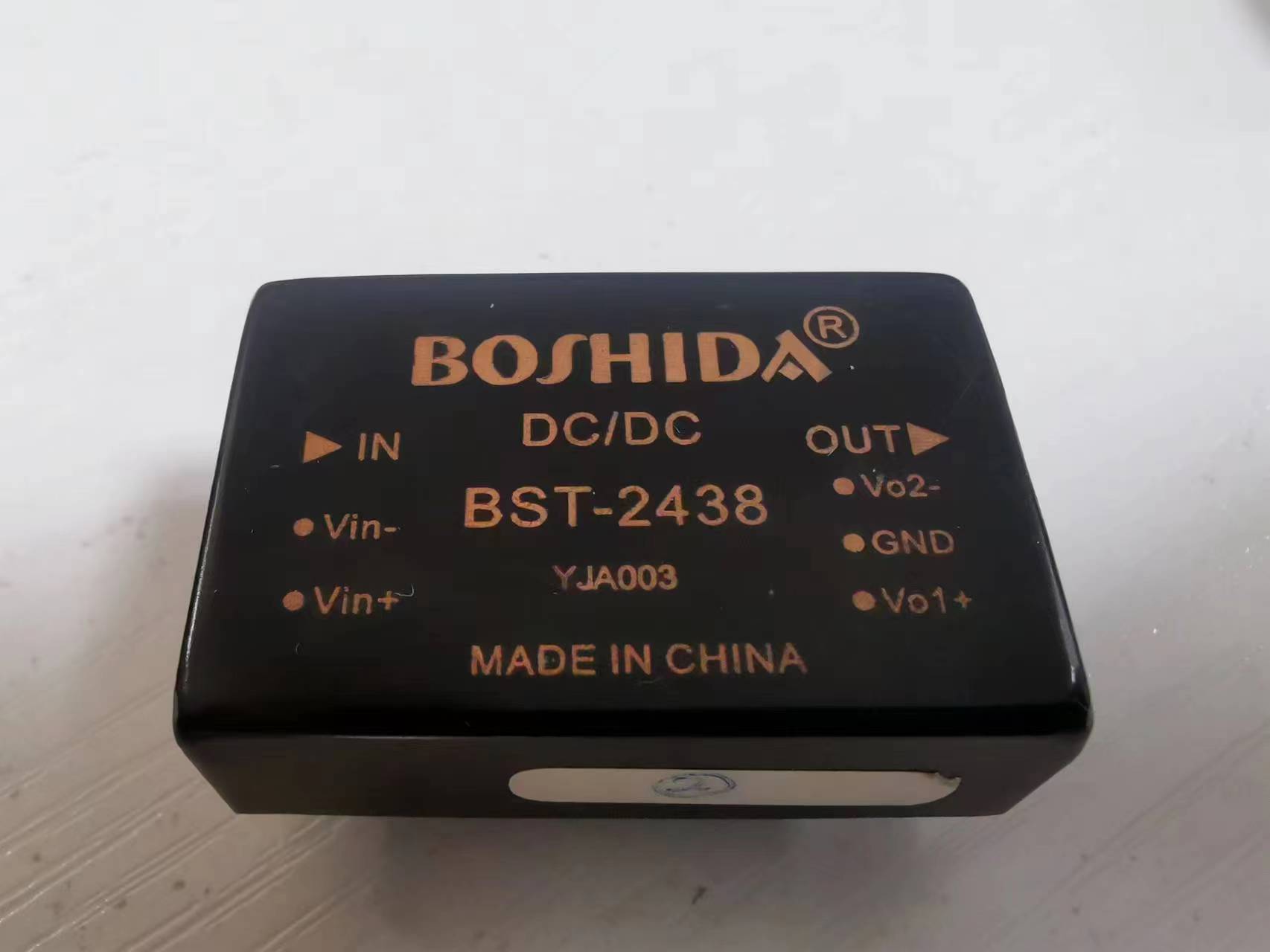 BOSHIDA DC电源模块是否有特定的模块尺寸或外壳要求